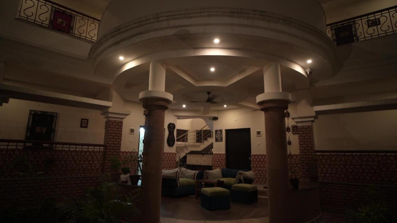 Hotel Kolam Shanti Niketan Exterior photo