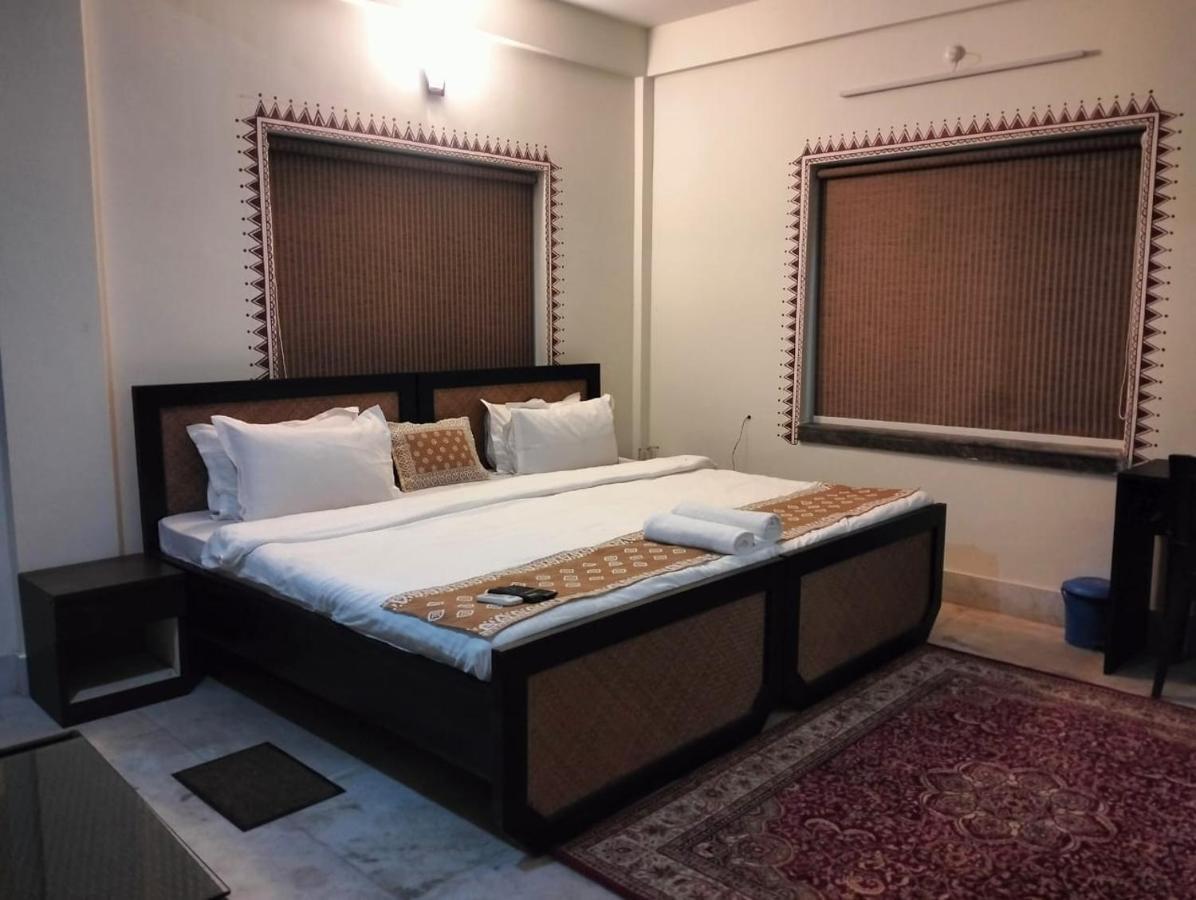 Hotel Kolam Shanti Niketan Exterior photo