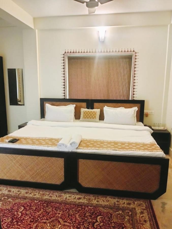 Hotel Kolam Shanti Niketan Exterior photo