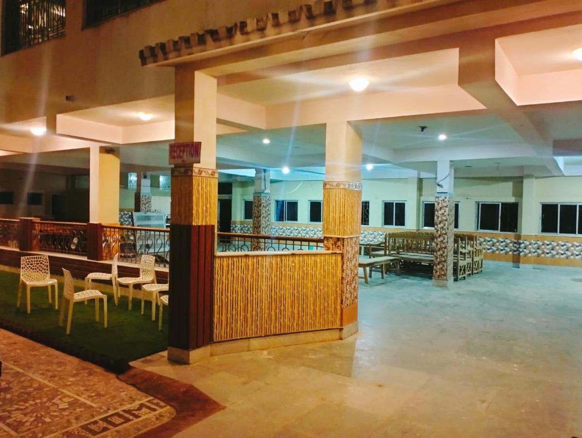 Hotel Kolam Shanti Niketan Exterior photo